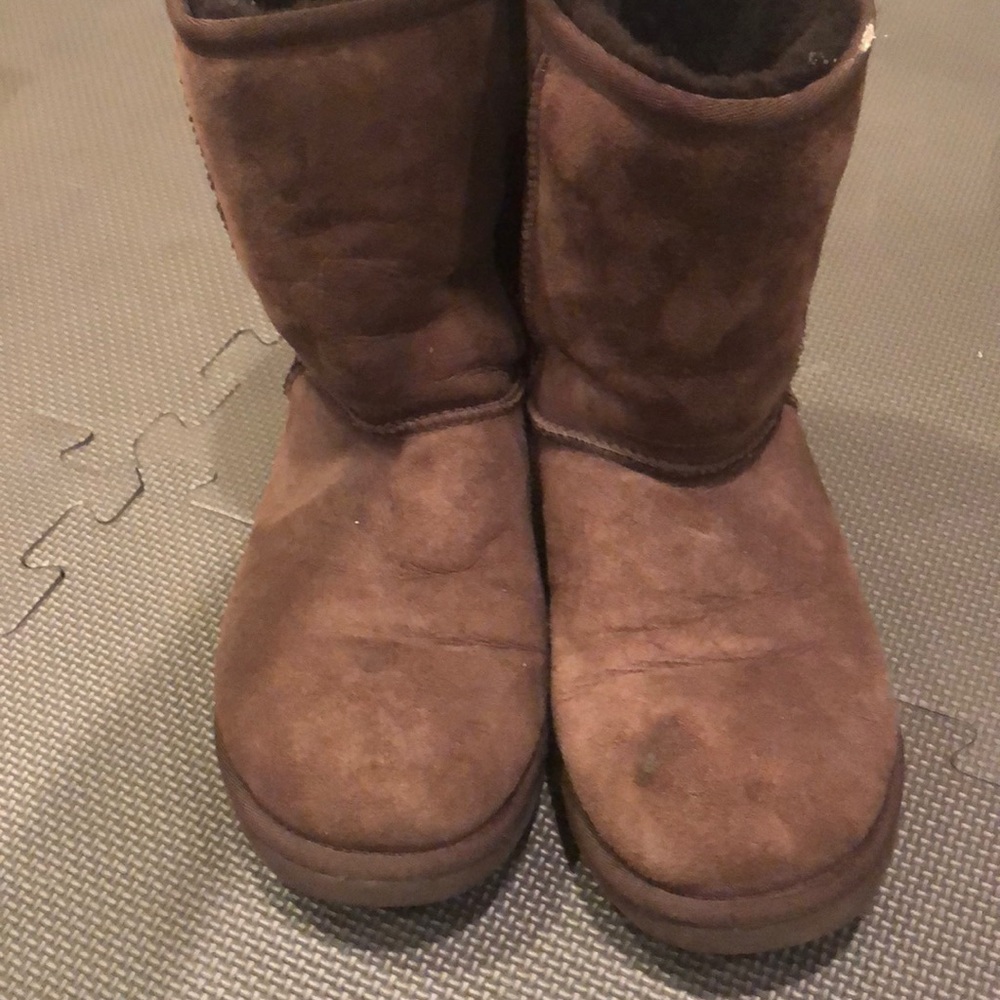 Chocolate Brown Short Uggs Size 7